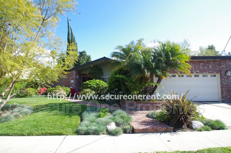 Woodland Hills House: 23338 Los Encinos Way