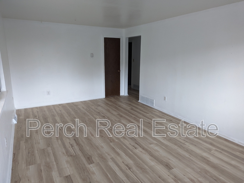 Aurora House: 16506 East 13th Avenue