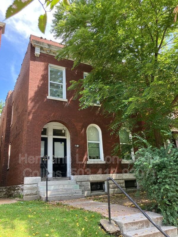 St. Louis House: 4500 South Grand Boulevard