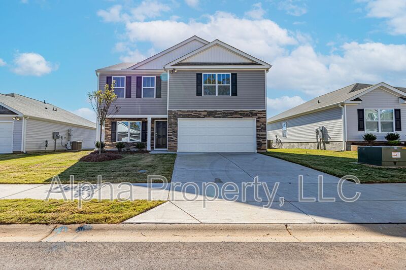 Woodruff House: 816 Wolverine Ln