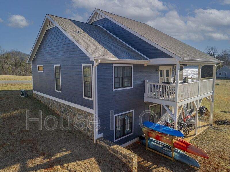 Marion House: 118 Grace Estates Dr