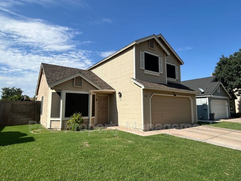 Chandler House: 240 S Rush Cir W