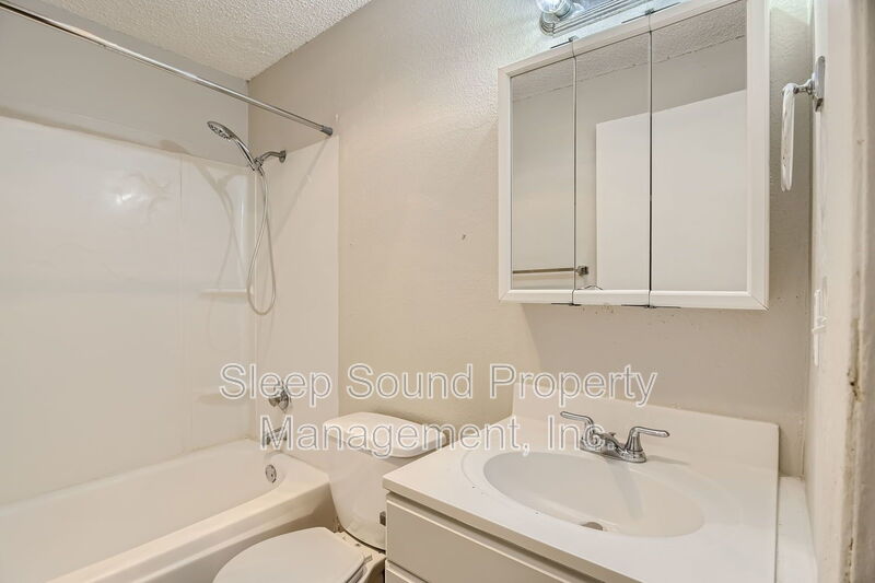 Oregon City Condo: 691 Molalla Avenue