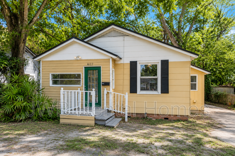 Jacksonville House: 4623 Hercules Ave
