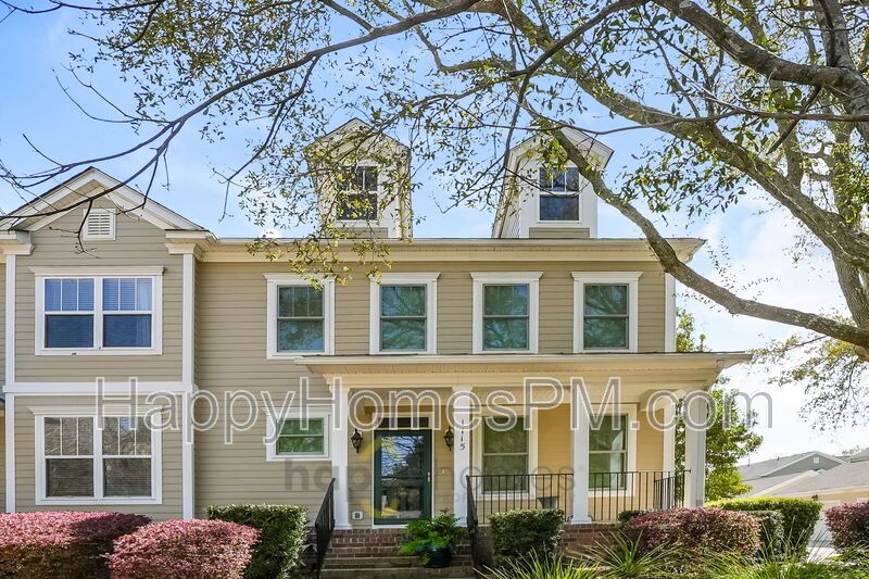 Charleston House: 1115 Thrower Street