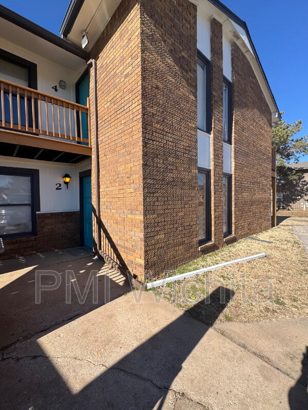 Wichita Condo: 6832 W Par Ln