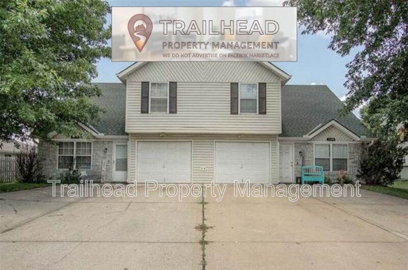 Grain Valley Townhome: 1108 SW Ephraim Dr