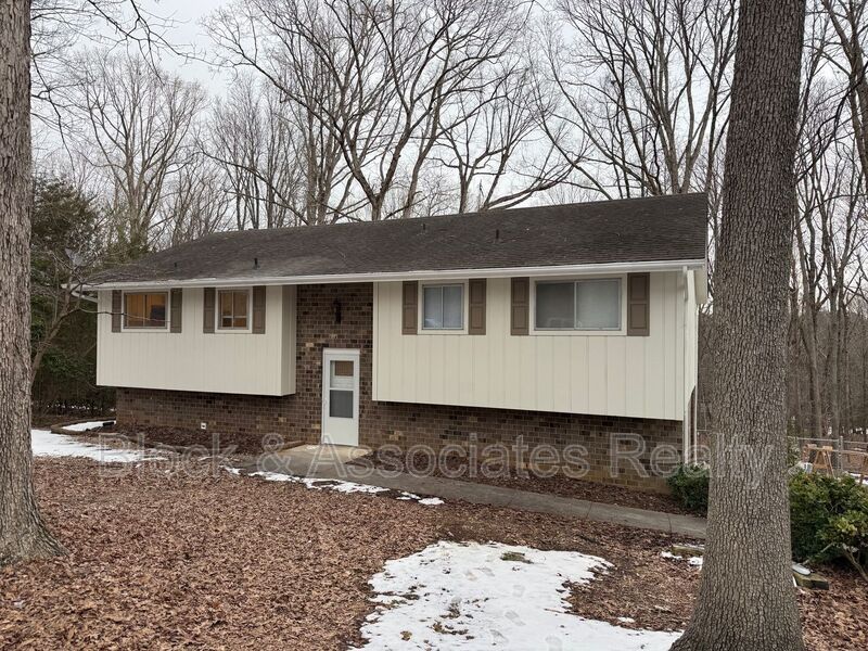 Asheboro House: 607 Eastwood