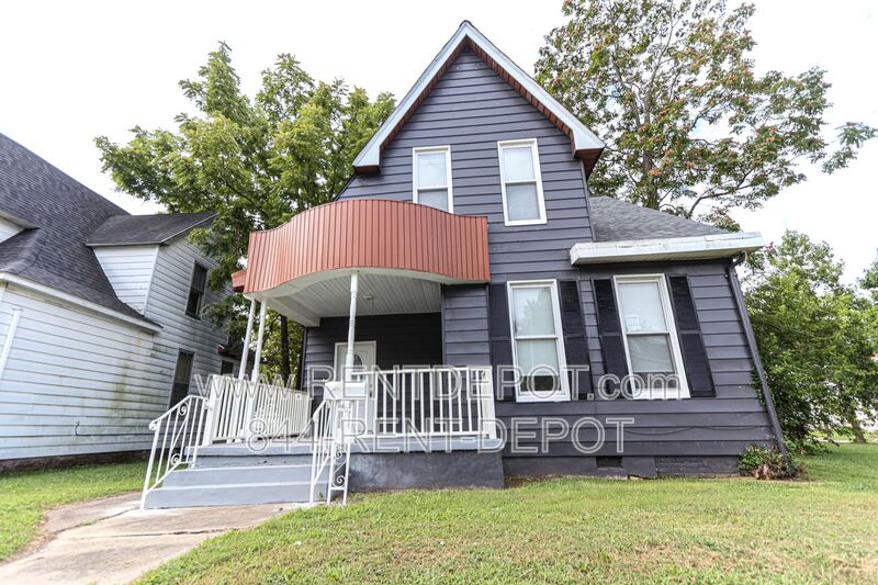 Evansville House: 755 Washington Ave