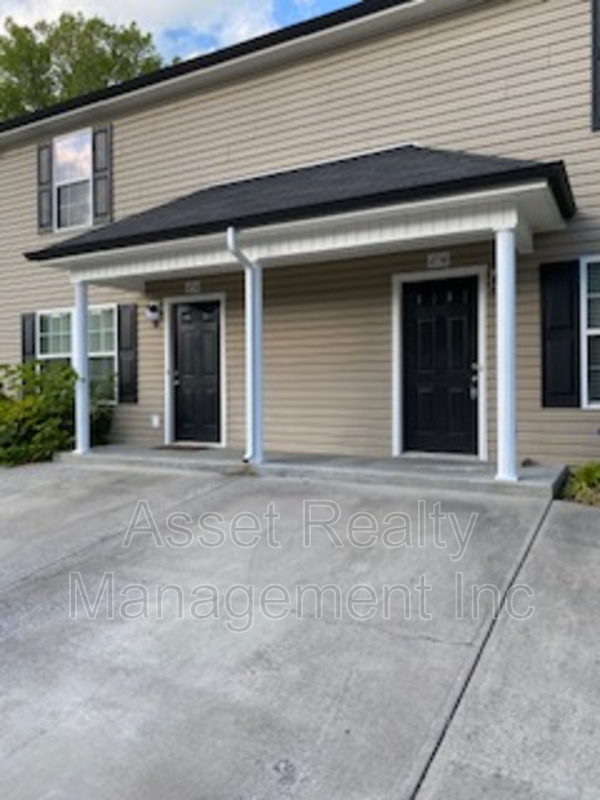 Knoxville House: 4730 Forest Landing Way