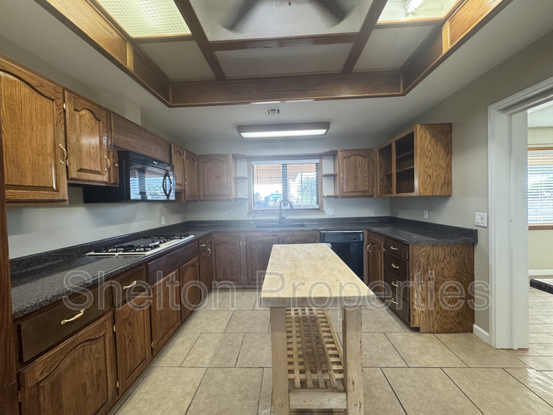 Litchfield Park House: 2910 N 193rd Ave