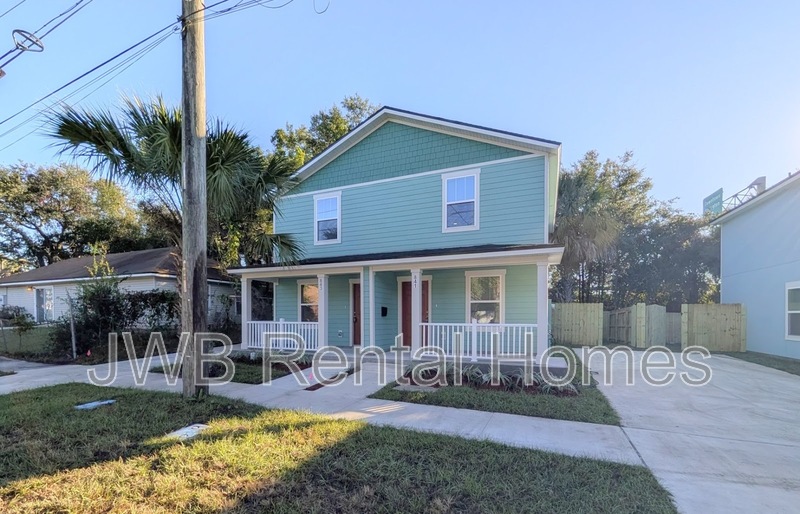 Jacksonville Townhome: 841 Bridier St