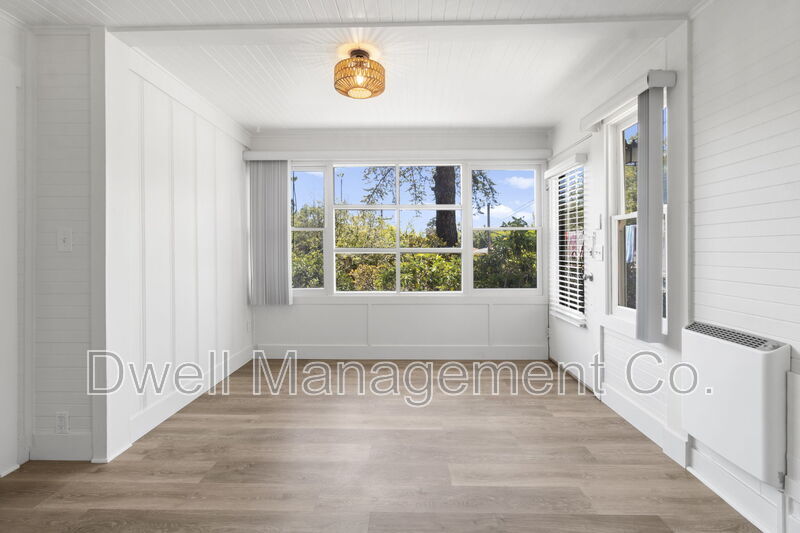 La Mesa House: 4535 Upland St