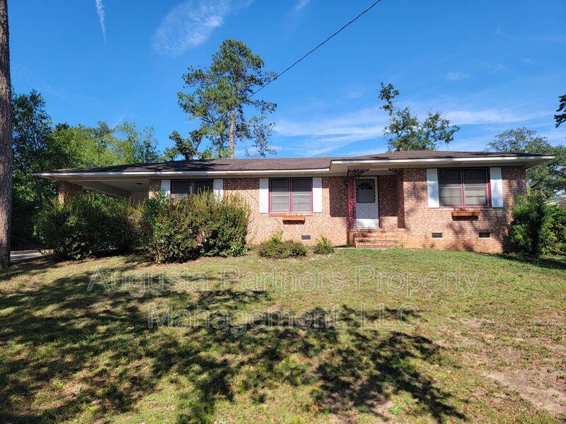 North Augusta House: 1125 Crestview Dr