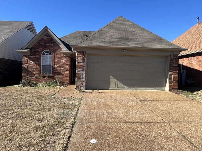 Cordova House: 1421 Radley Cv