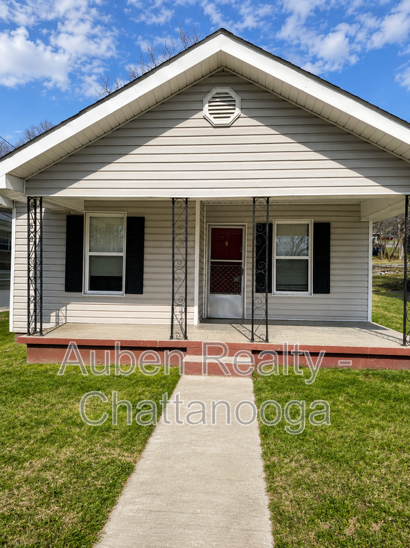 Chattanooga House: 2413 Stuart Street