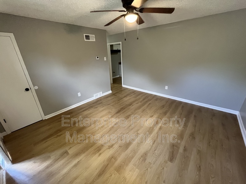 Photo 3 of 5362 Beaverton Dr