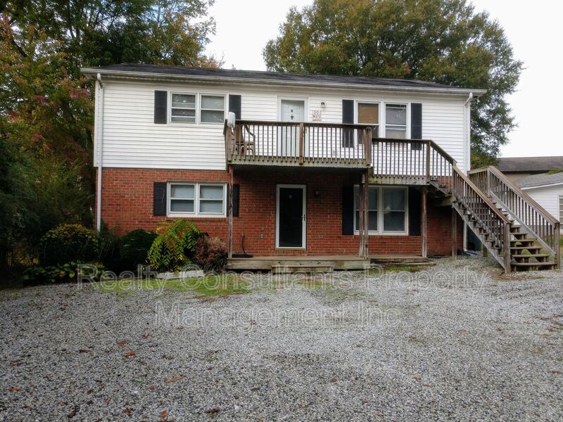 Greensboro House: 1006 W. Barton