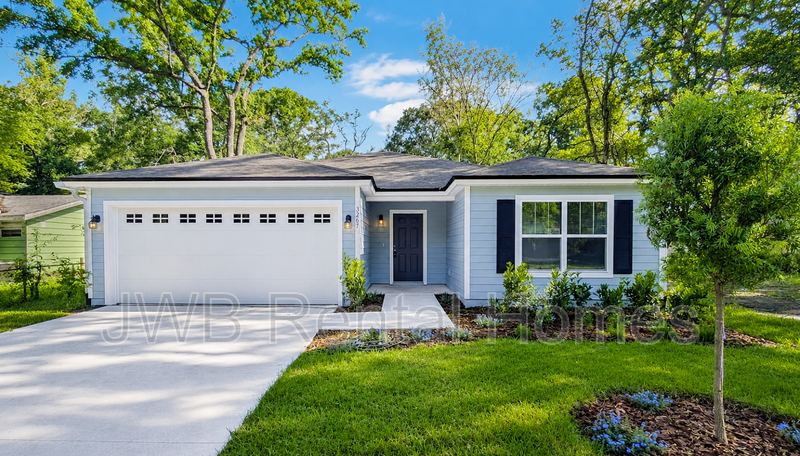 Jacksonville House: 3267 Broadway Ave
