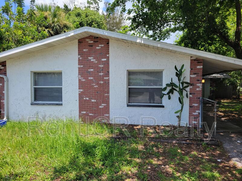 Largo House: 3135 Pine Tree Avenue Unit A