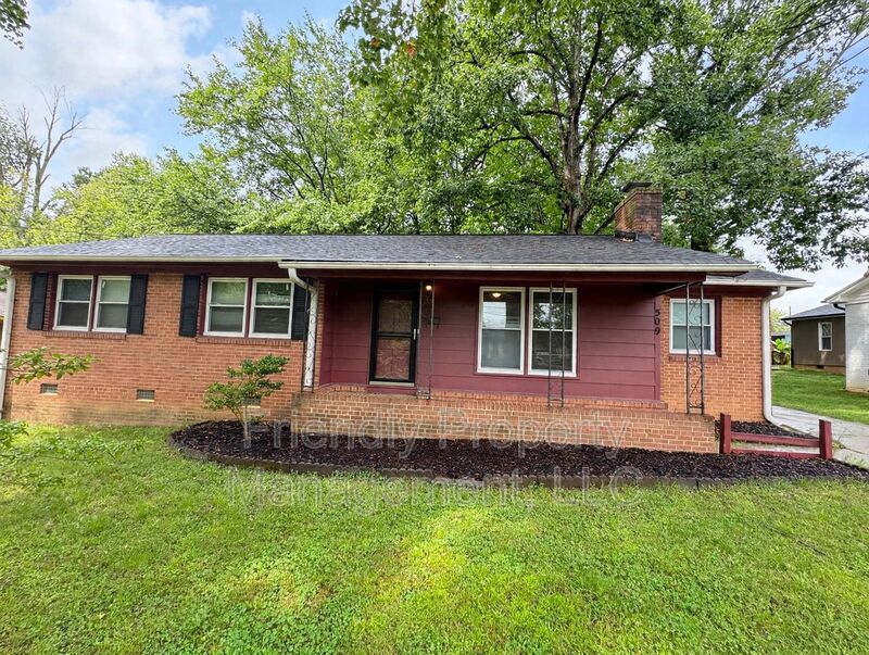 Greensboro House: 509 Memphis Street