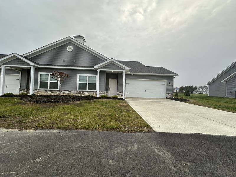 LaGrange House: 700 North Center Street