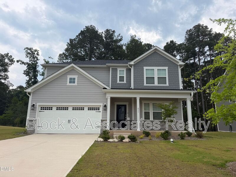 Sanford House: 611 Contento Ct
