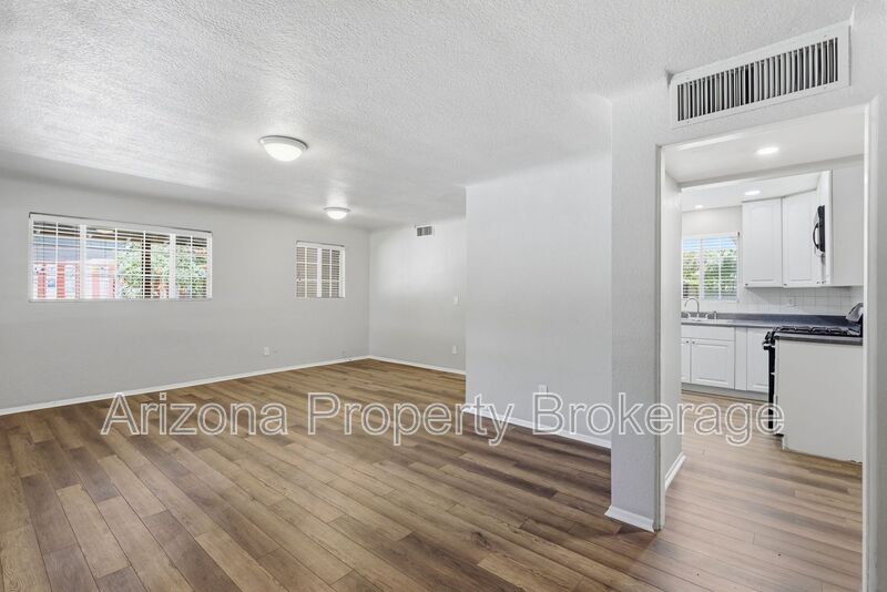 Tempe House: 144 E. Vista Del Cerro Dr.
