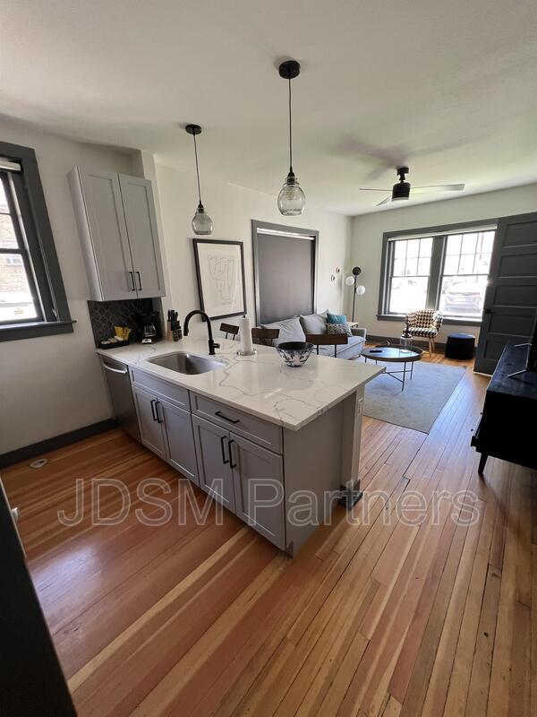 Denver House: 630 East 16th Avenue