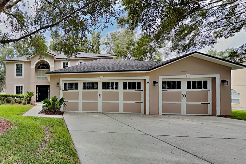 Apopka House: 1952 Alambra Cir