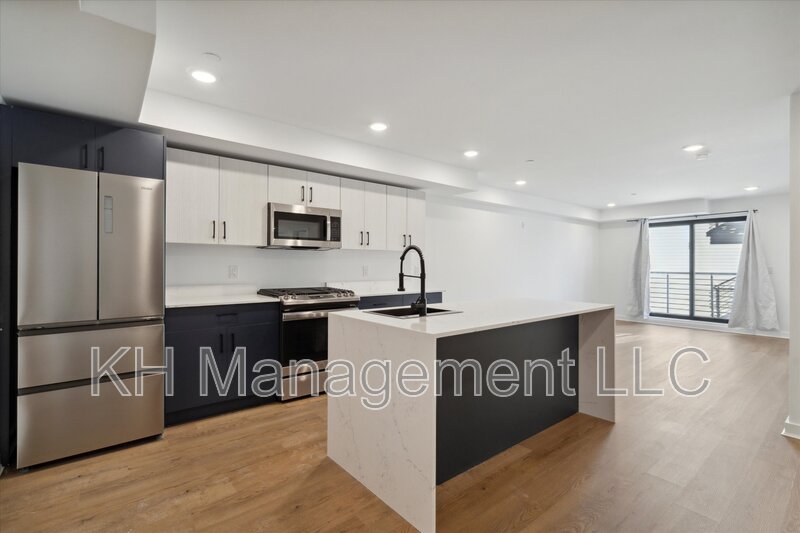 Philadelphia Condo: 1951 Point Breeze Avenue - 302