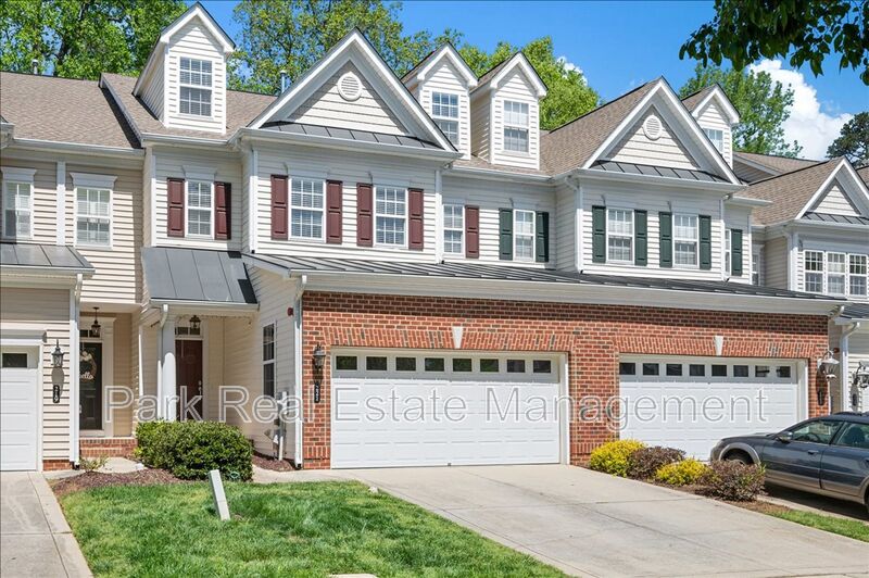 Chapel Hill House: 221 Towne Ridge Lane