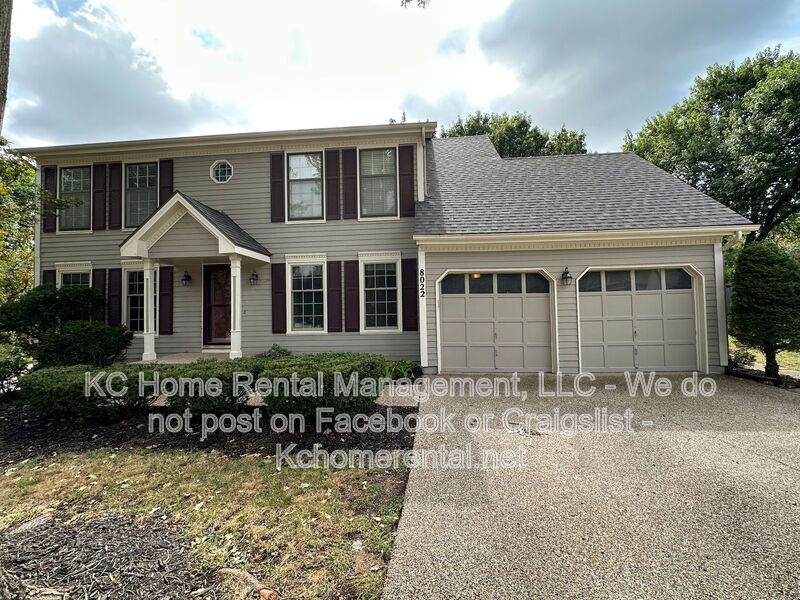 Lenexa House: 8022 Hall Street