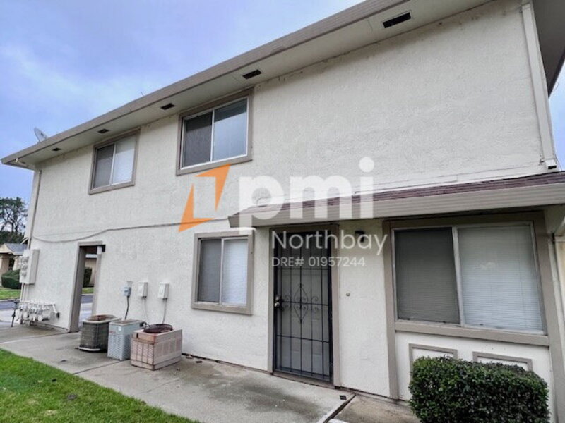 Vacaville Condo: 1977 Woodglen Ln