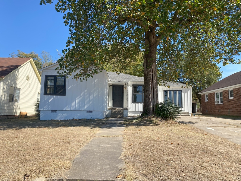 Little Rock House: 1303 College Street