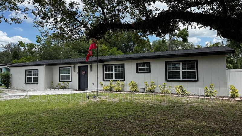 Tampa House: 8711 N Wick Pl