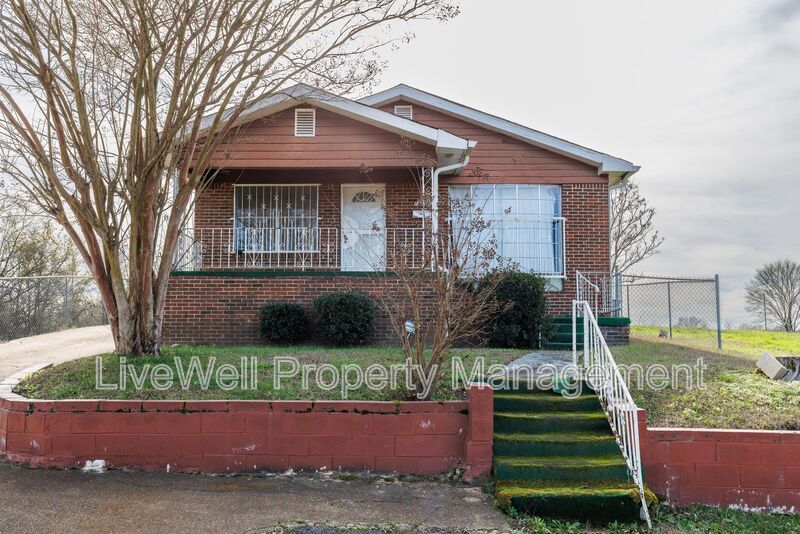 Birmingham House: 1213 Lafayette Street