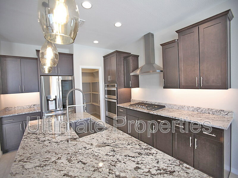 Glendale House: 8920 W Marshall Ave