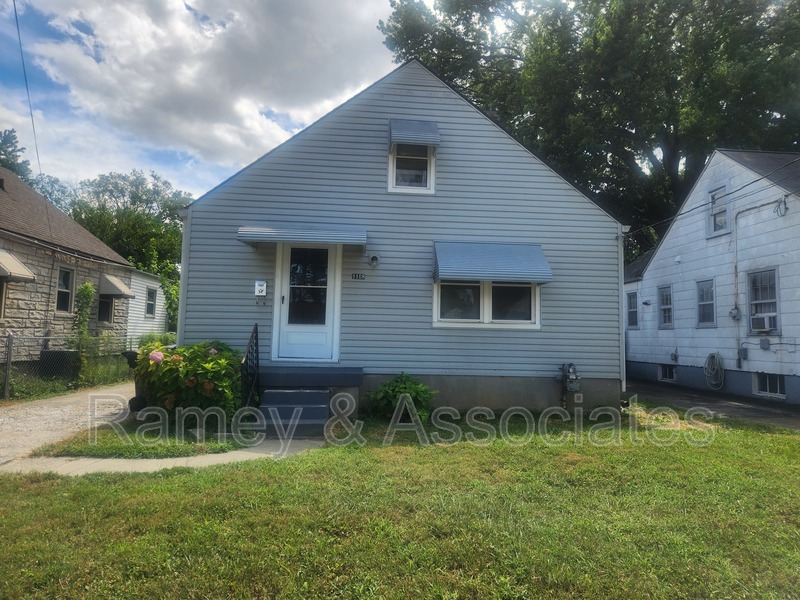 Louisville House: 1108 Hathaway Ave