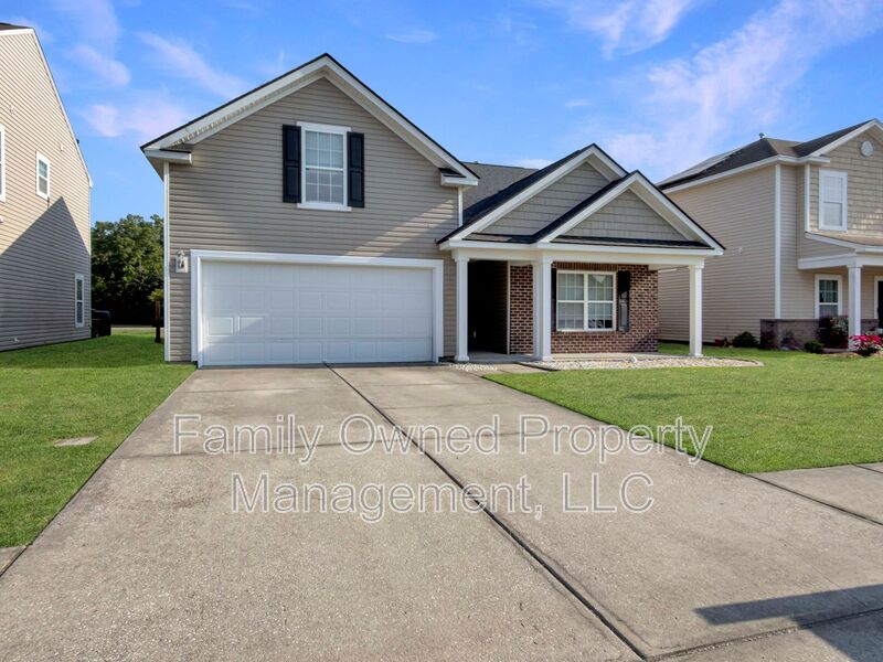 Goose Creek House: 266 Mayfield Drive