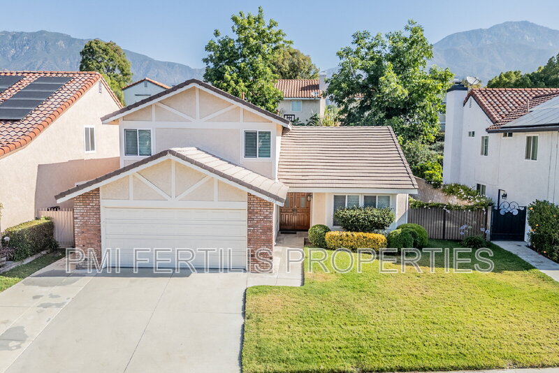Upland House: 1229 Hibiscus Street