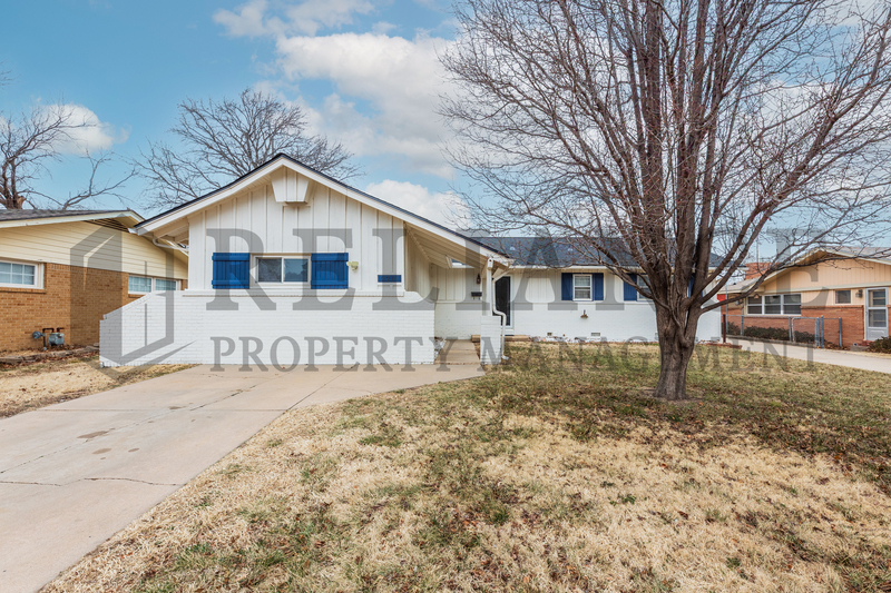 Wichita House: 2210 West Columbine Lane