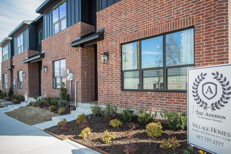 Fort Worth House: 2803 Stanley Avenue