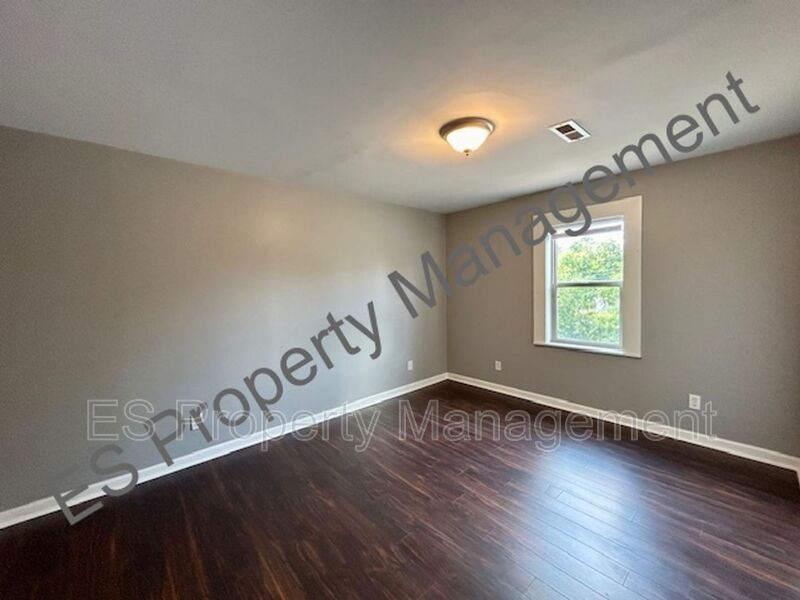 Newly renovated 3 bedroom 2 full bath home just north of Downtown Indy! - Photo 12