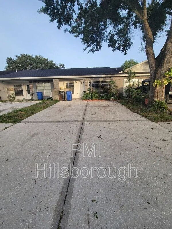 Brandon House: 914 Burlwood Street