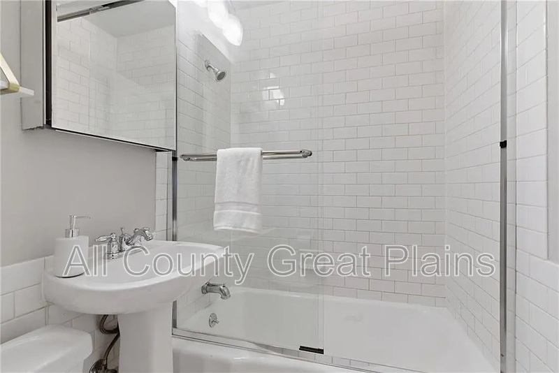 Main Rental Photo 12