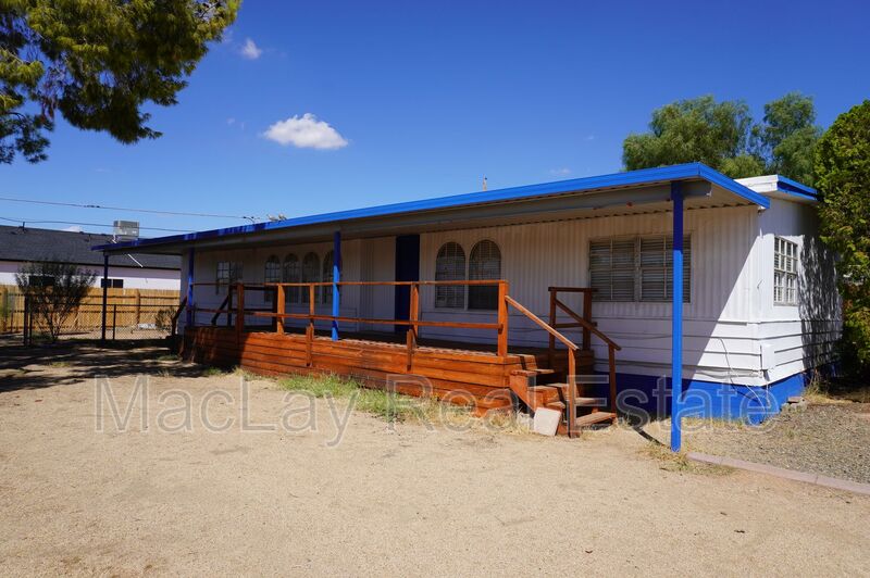 Mesa House: 720 S. 97th Place