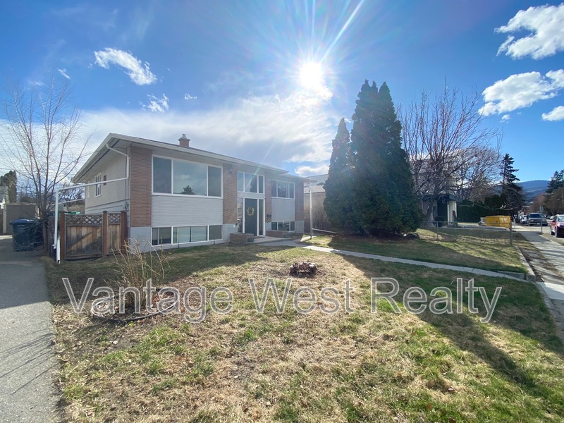 Kelowna House: 815-2 Martin Ave