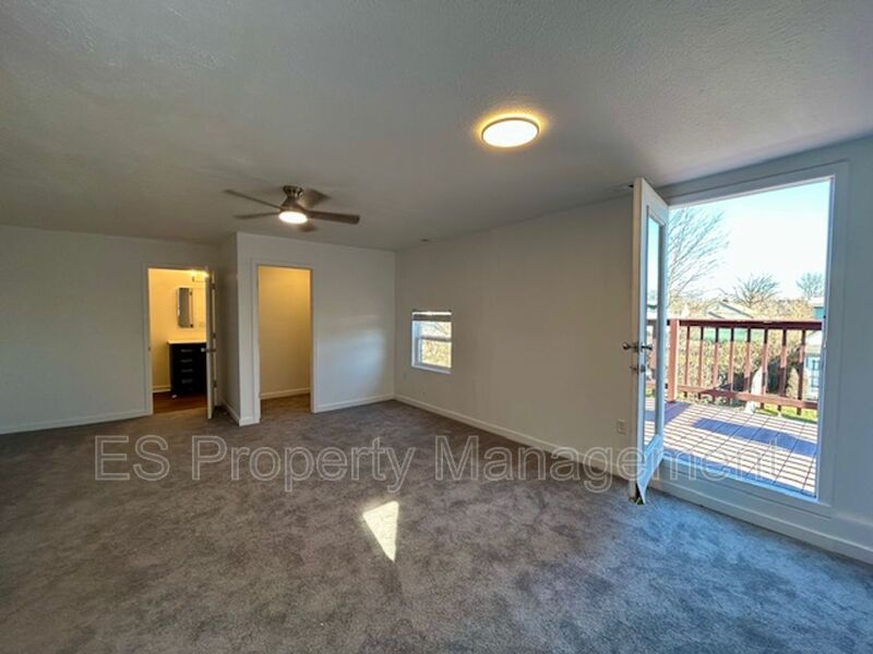 Beautiful Updated Home!!! - Photo 24