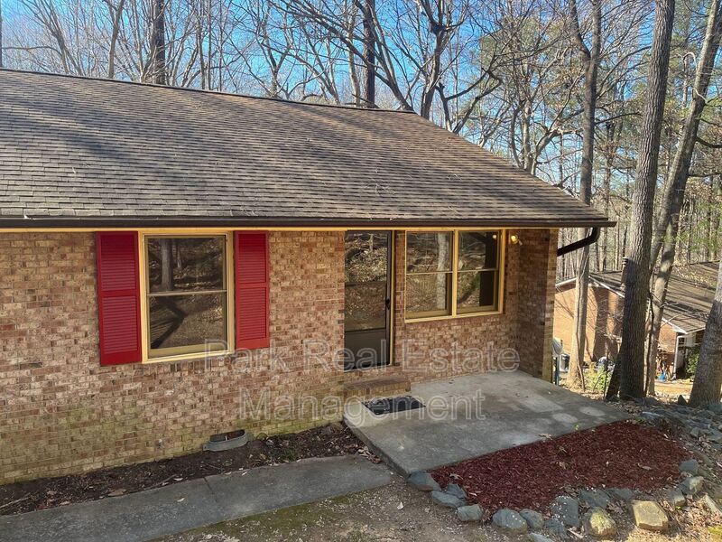 Chapel Hill House: 293 Cedar Terrace Road